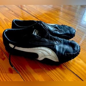 Puma athletic leisure walking sneakers women size 8 black leather